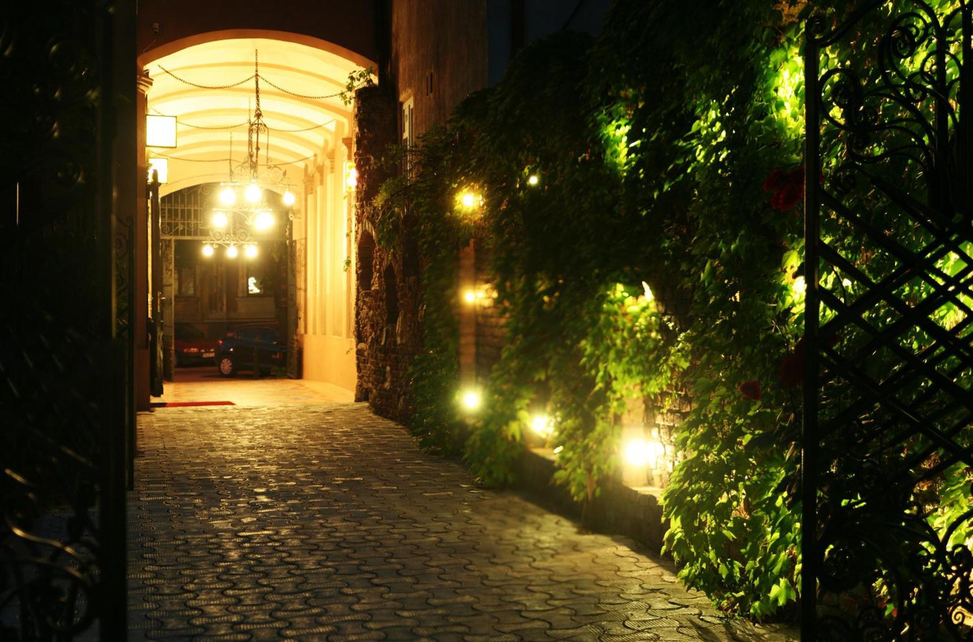 Hotel Poesis Satu Mare Ngoại thất bức ảnh